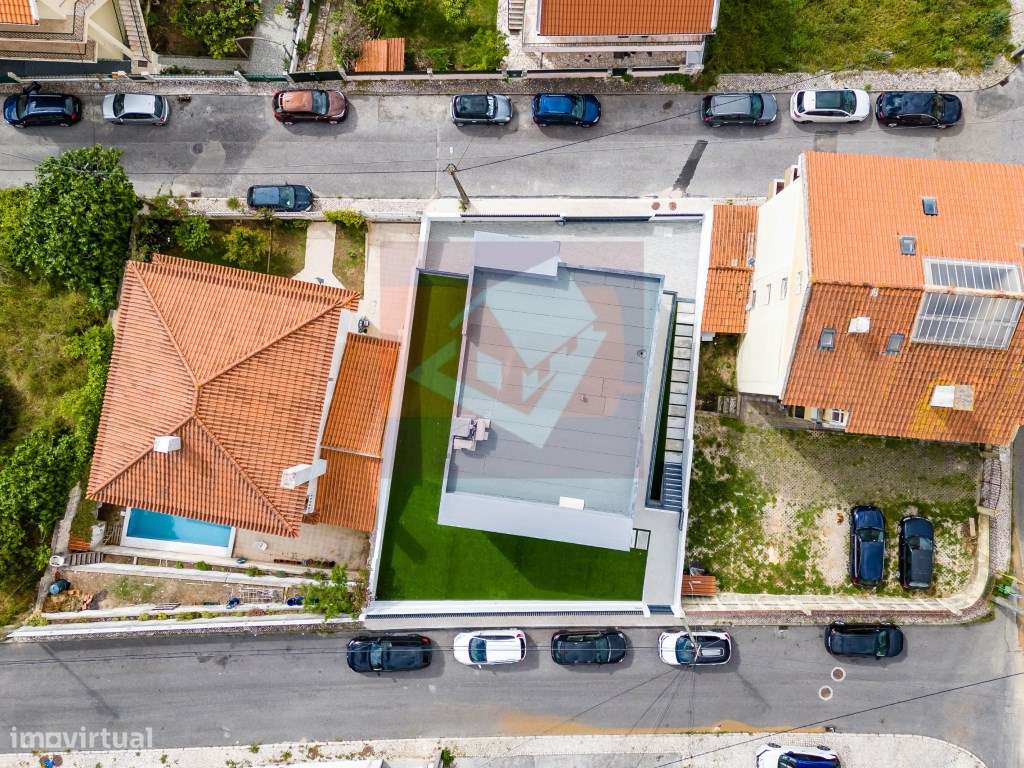 Moradia V5 nova no Bairro do Trigache em Famões-52