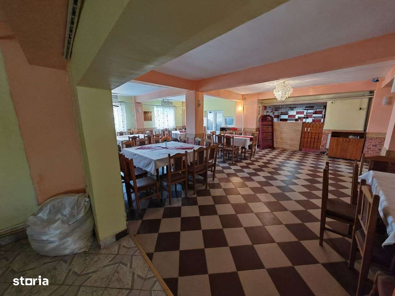 Inchiriez spatiu multifunctional, la limita orasului - Imagine principală: 4/12