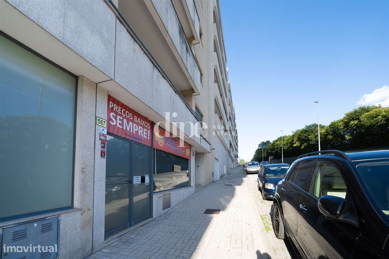 Loja com 220 m2 em Guimarães - Grande imagem: 2/7