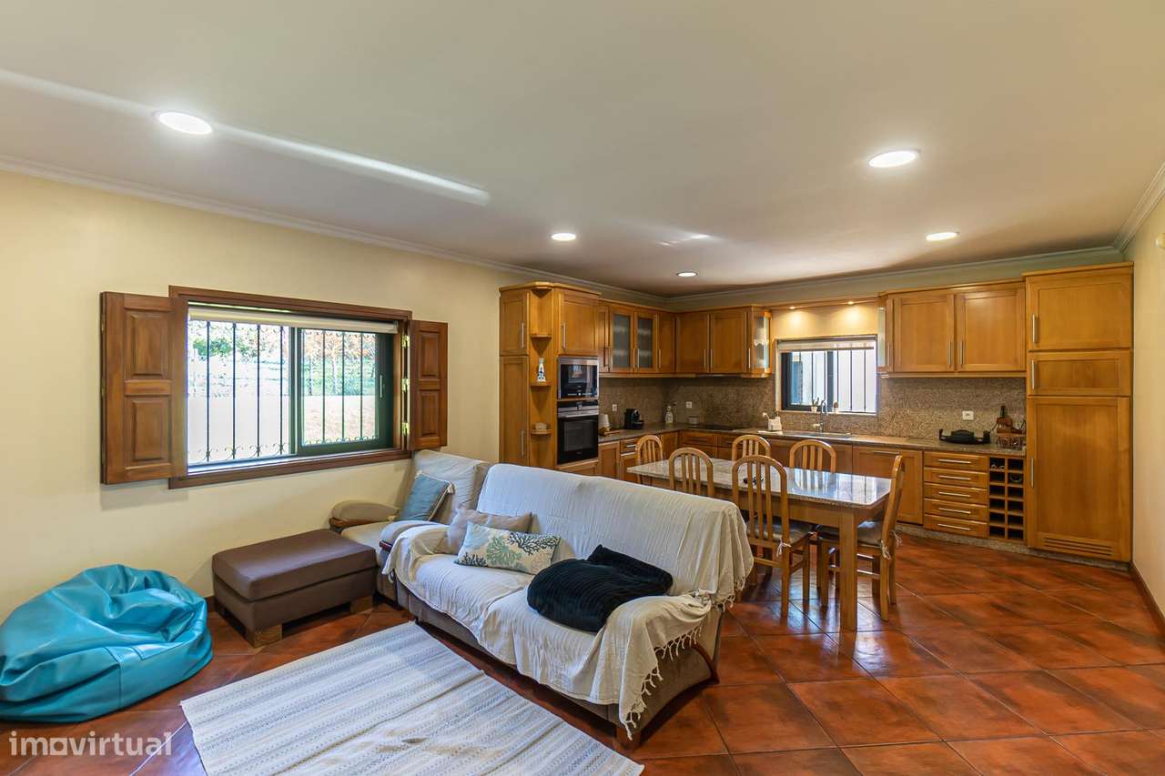 Quinta T4+1 , Moradia Térrea, 4.500 m² Terreno,  Privacidade Total-13