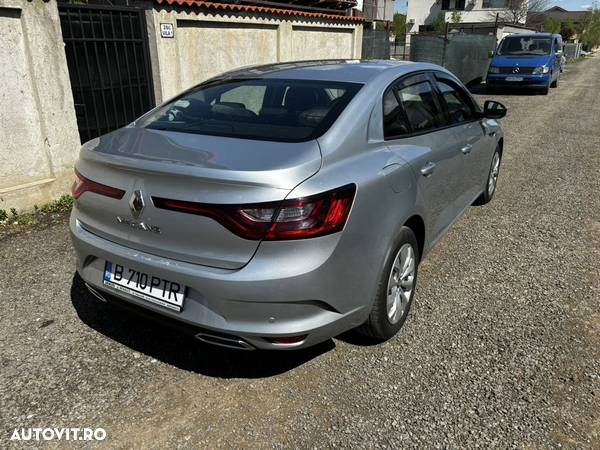 Renault Megane TCE 140 MT Techno - 6