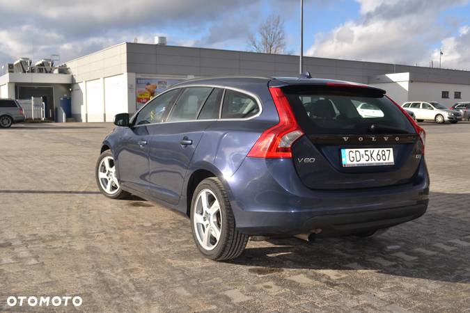 Volvo V60 D3 Momentum - 19