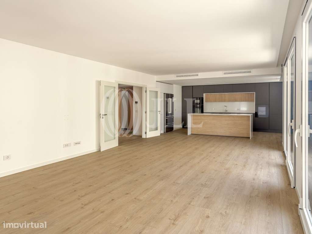 Apartamento T3 com vista mar e garagem em Cascais - Grande imagem: 2/26