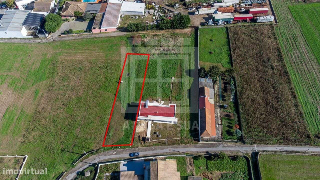 Terreno com viabilidade de construção em Válega - Grande imagem: 1/12