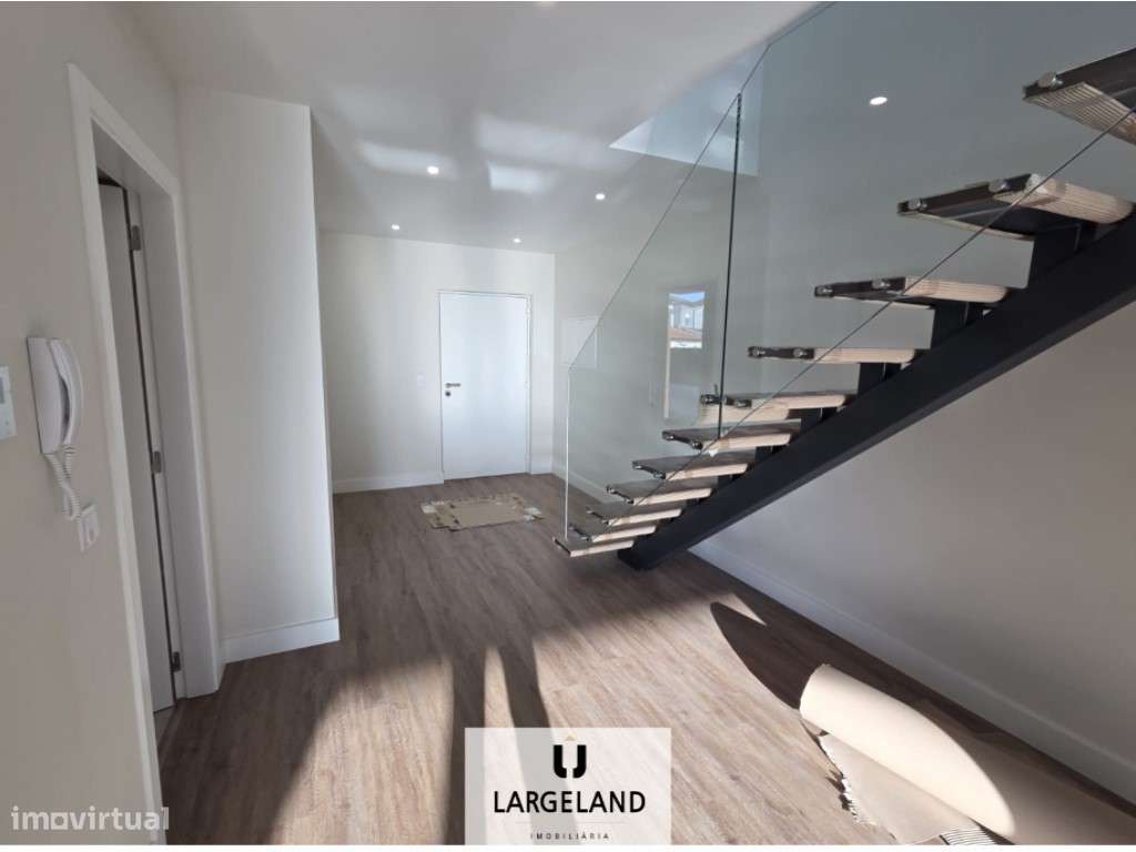 Moradia T4 em construção - Aradas, Aveiro - Grande imagem: 4/25