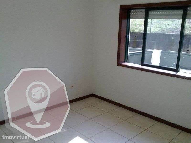 Apartamento T2 - zona sossegada a 10 minutos de Oliveira de Azeméis - Grande imagem: 4/7