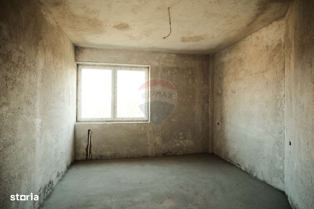 De vanzare bloc la gri format din 9 apartamente-11