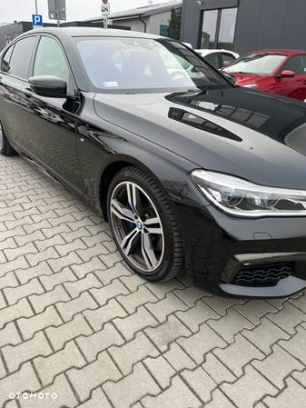 BMW Seria 7 750i xDrive - 9