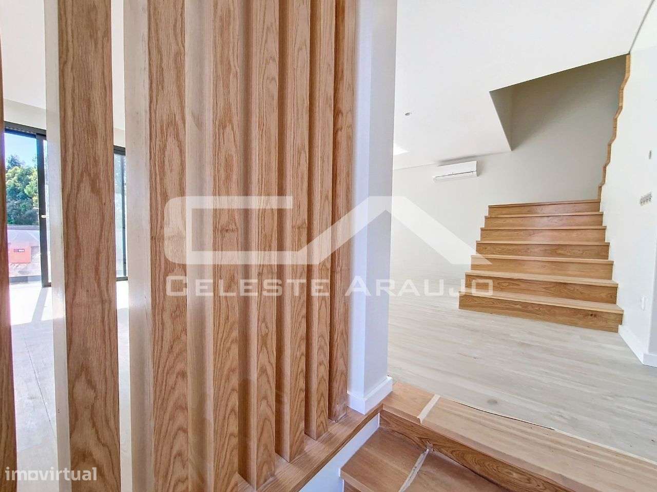 Moradia T3+1 Nova em Espinho-4