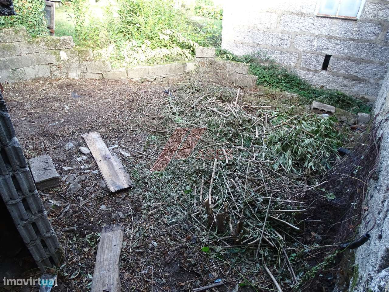 Moradia Rústica e Terreno!-7