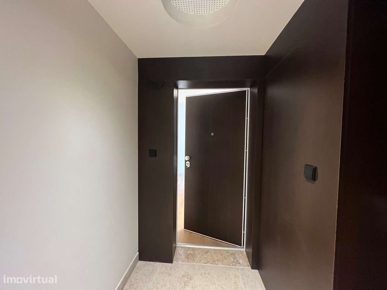 T1 Novo com Garagem e Elevador – Centro da Cidade! - Grande imagem: 4/29