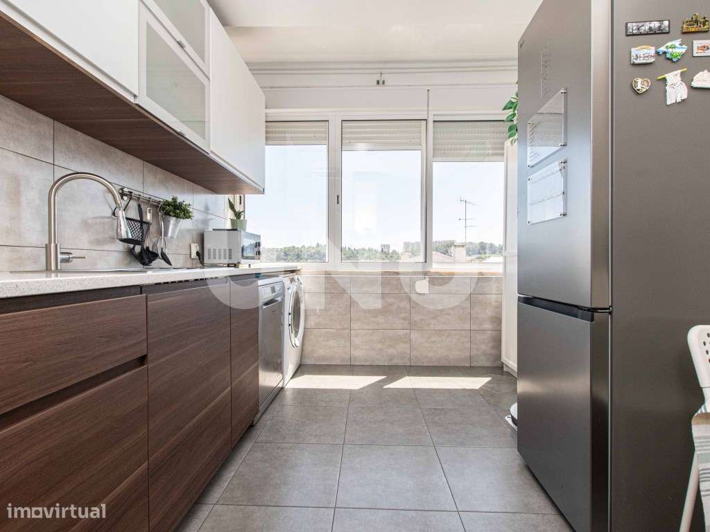 Apartamento T2 remodelado em Vialonga!-8