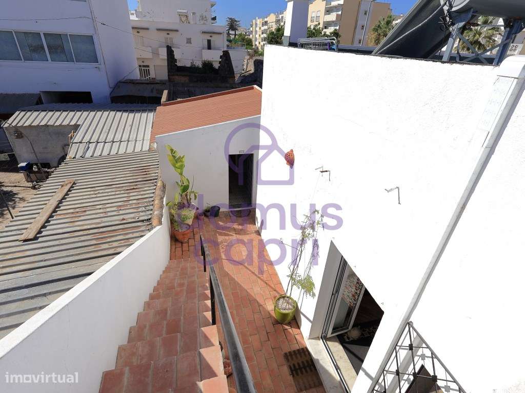 Moradia T2+1 com Garagem e Quintal em Olhão-29