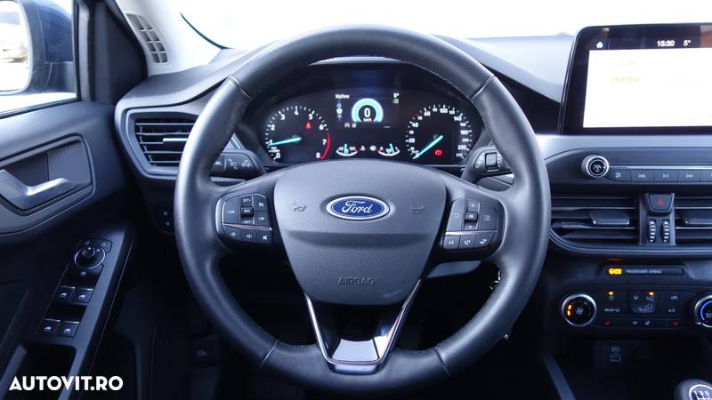 Ford Focus 1.0 EcoBoost Trend Edition - 11