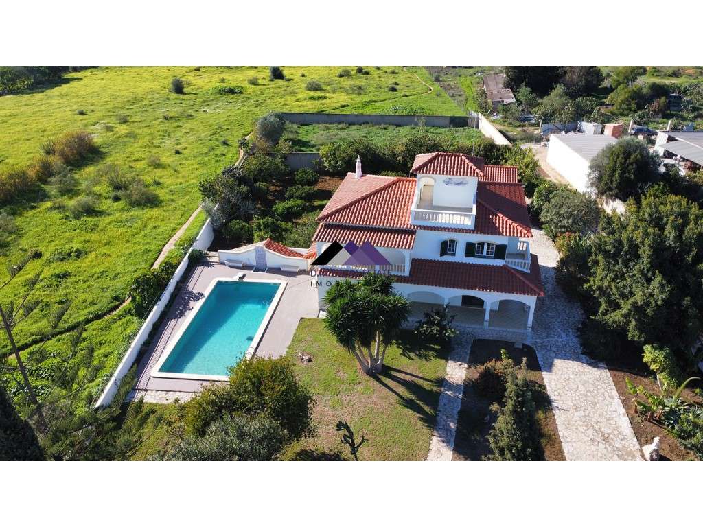 Moradia T3 c/ Piscina e Garagem-12