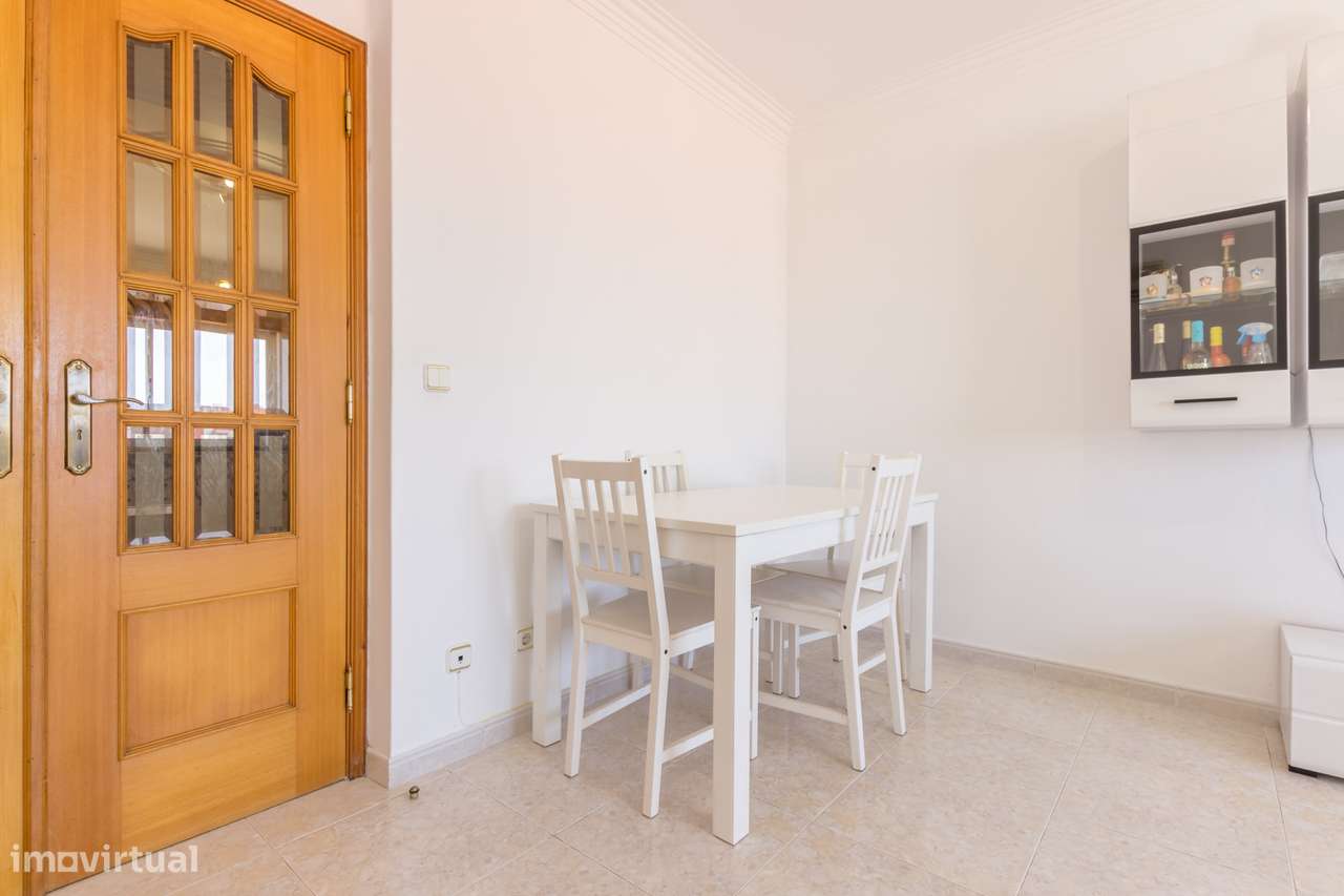 Apartamento T2 na Quinta do Conde-4