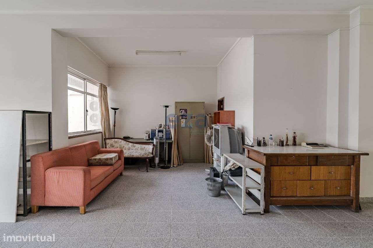 Loja, 169 m², Candoso São Tiago e Mascotelos-11
