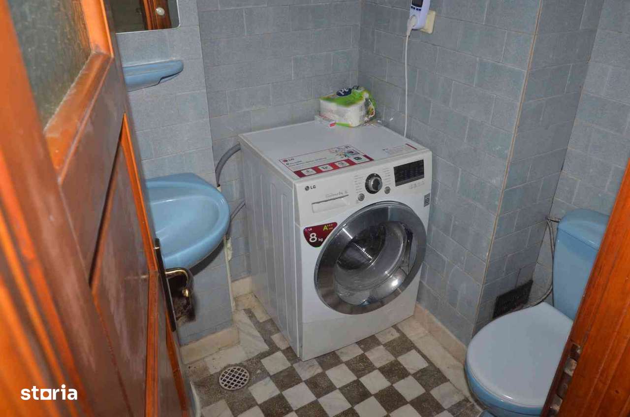 4 Camere Calea București, Piata Centrala din Craiova.-9