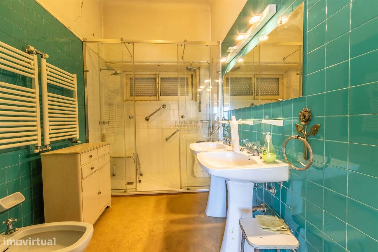 Moradia Estoril Cascais Vista Mar para renovar T6-25