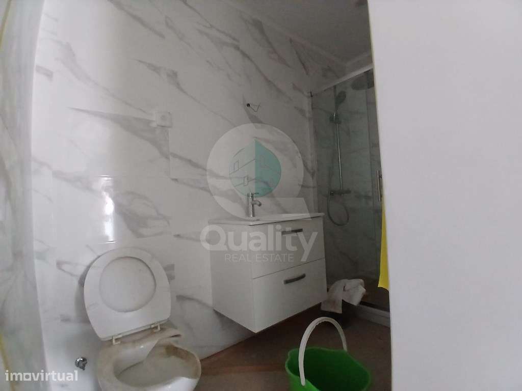 Apartamento T3 Totalmente Renovado - Rua principal da Avenida do Bo... - Grande imagem: 5/7