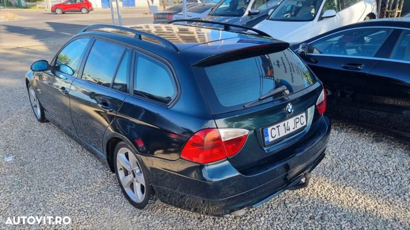 BMW Seria 3 320d Touring - 22