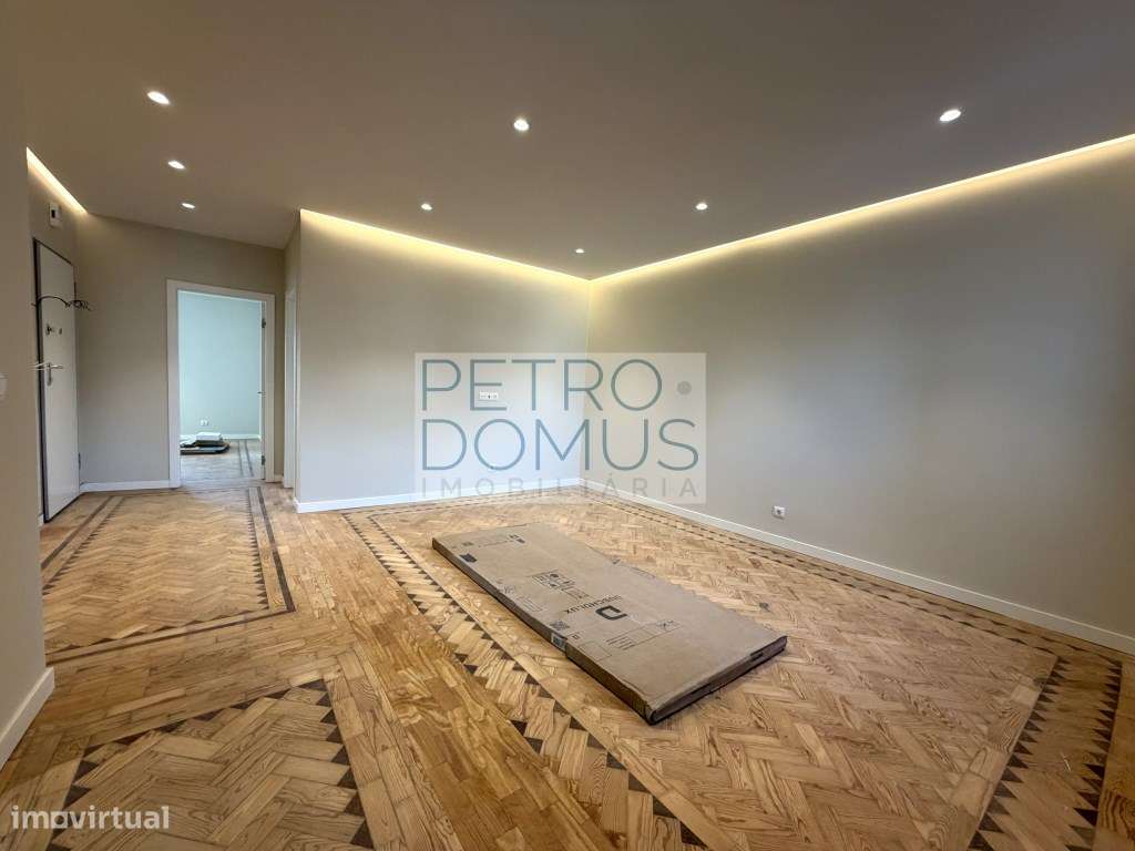 T2 TOTALMENTE REMODELADO EM CONDOMÍNIO COM PISCINA - PENHA DE FRANÇA-9