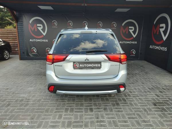 Mitsubishi Outlander 2.2 DI-D Intense - 8