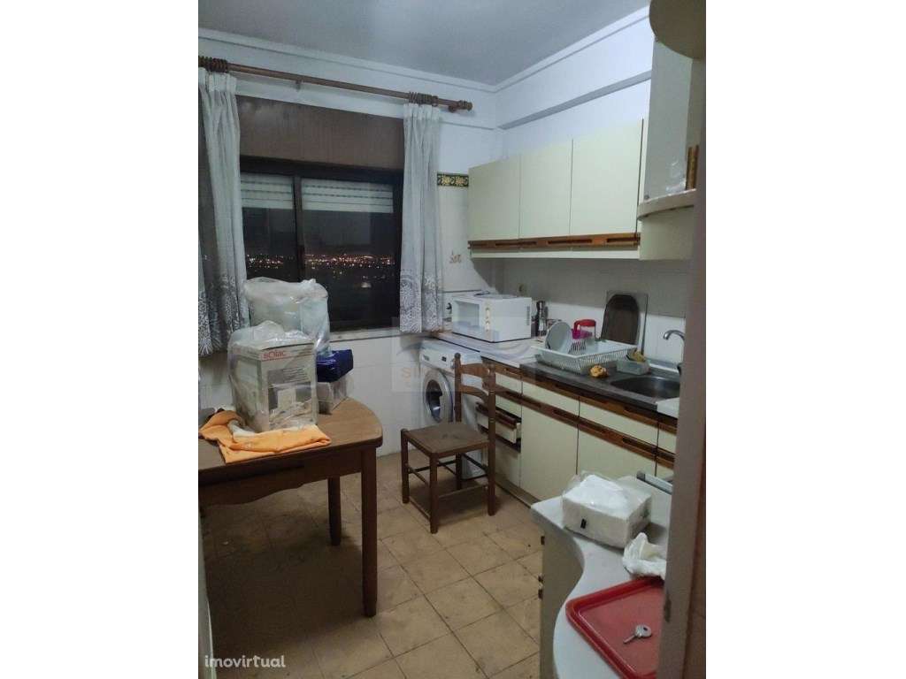 T3 espaçoso na Brandoa Com 95m2 de Área Arrecadação Cozinha Indepen... - Grande imagem: 5/10