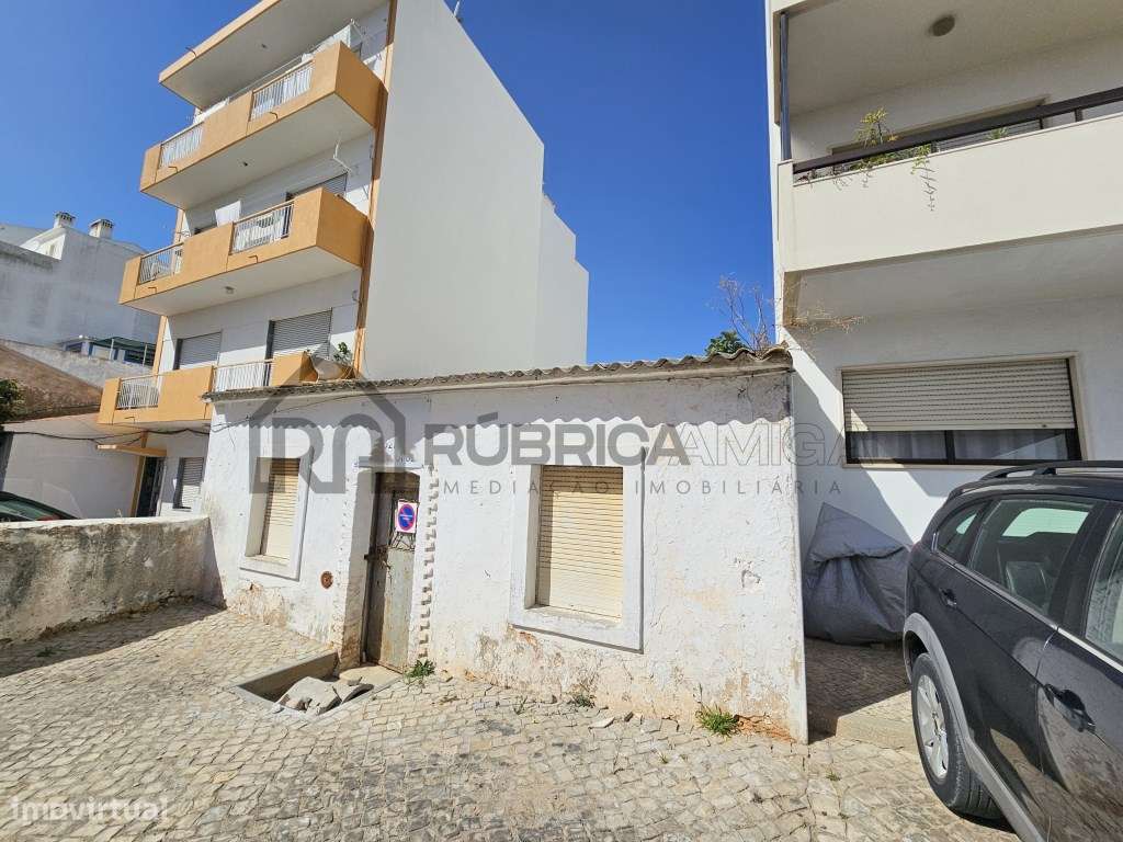 Casa antiga com projeto aprovado para Moradia v3+1 em Loulé - Grande imagem: 2/14