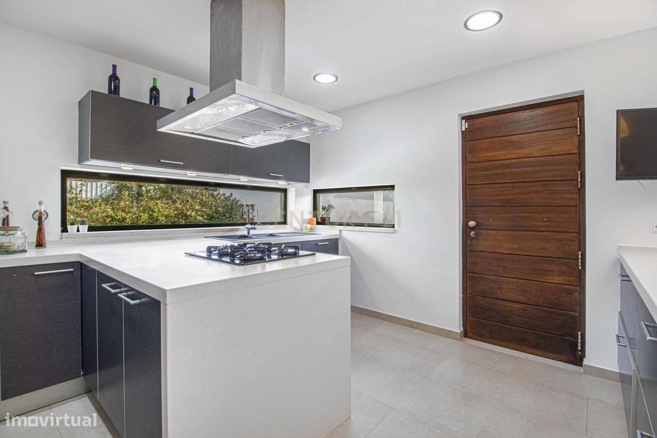 Moradia Isolada T4 291m2 em Lote de 1050 m2 em Mucifal, Colares, Sintr-14