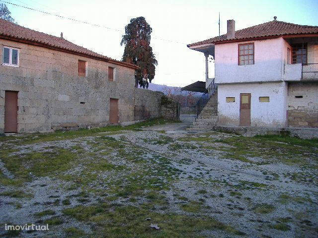 Quinta em Chaves Terreno 50 Ha (500 mil M2) Construção 1.593 m2