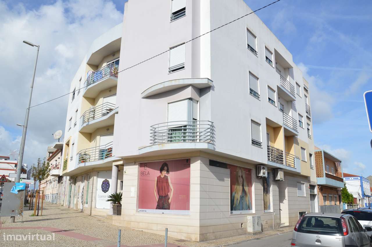 Fantástico T1, com terraço, na Baixa da Banheira - Grande imagem: 2/15