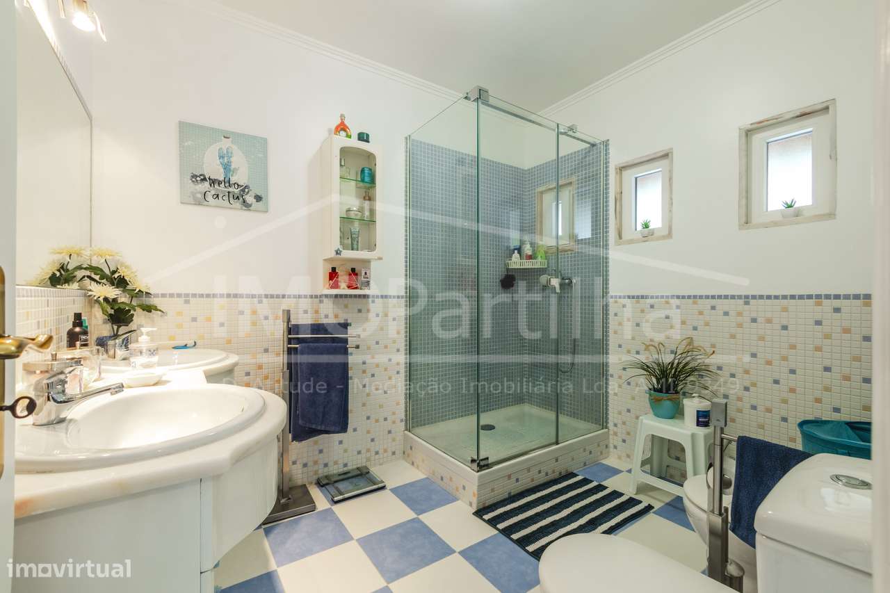 Moradia T3 | 212m2 | c/Jardim e Garagem | Odivelas-20