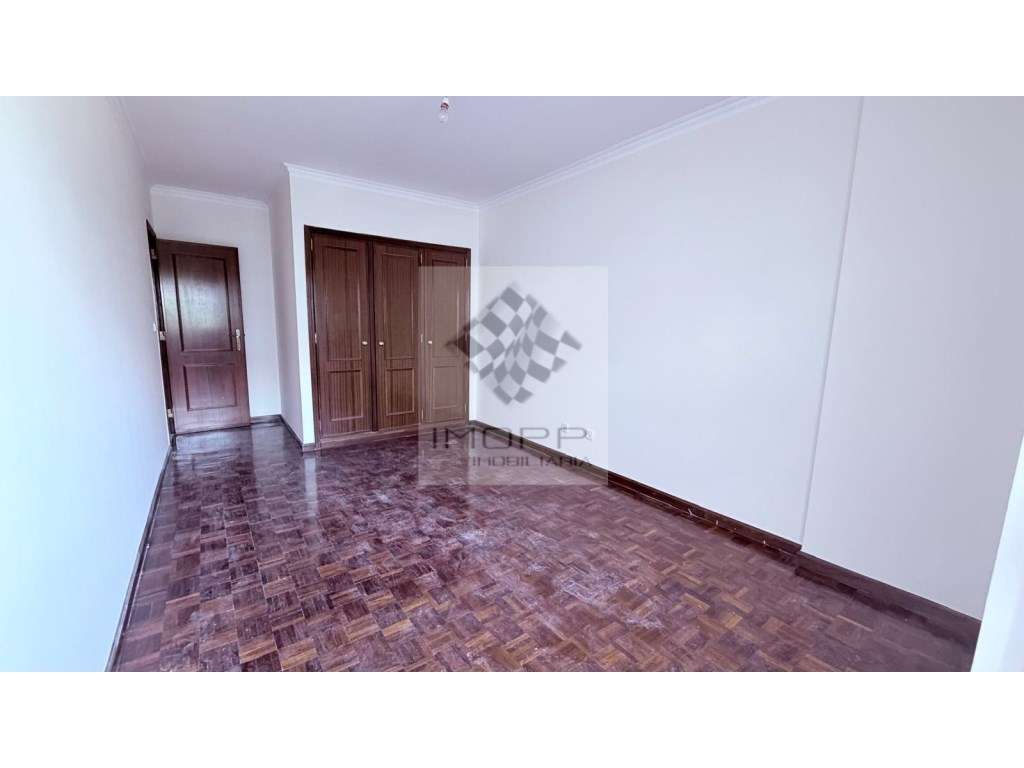 Fabuloso apartamento T2 na Cavaleira com parqueamento-17