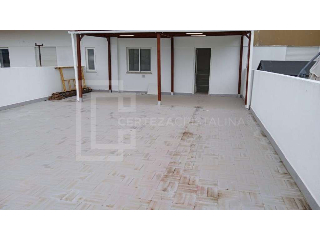 Loja com Terraço | Santo André - Barreiro-9