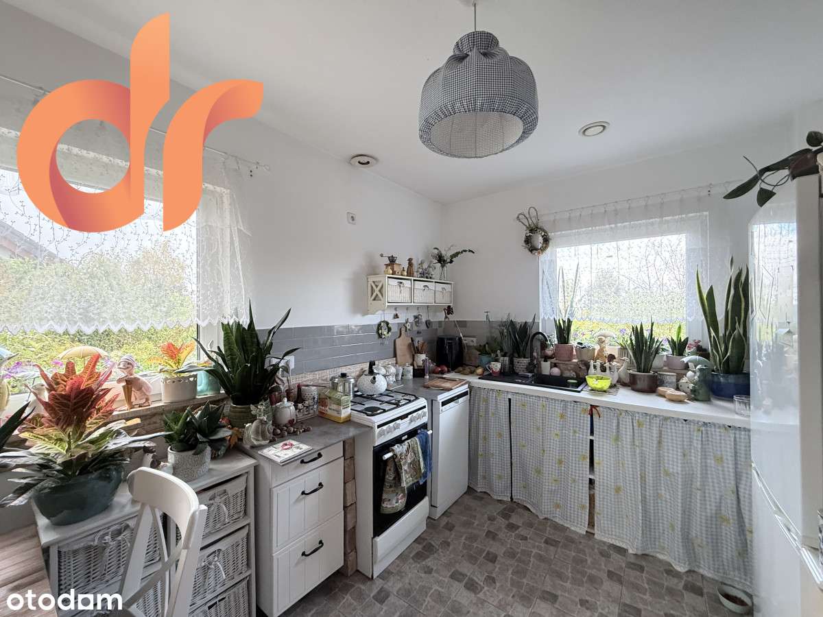 Mały dom w Przyjaźni z pięknym ogrodem-6