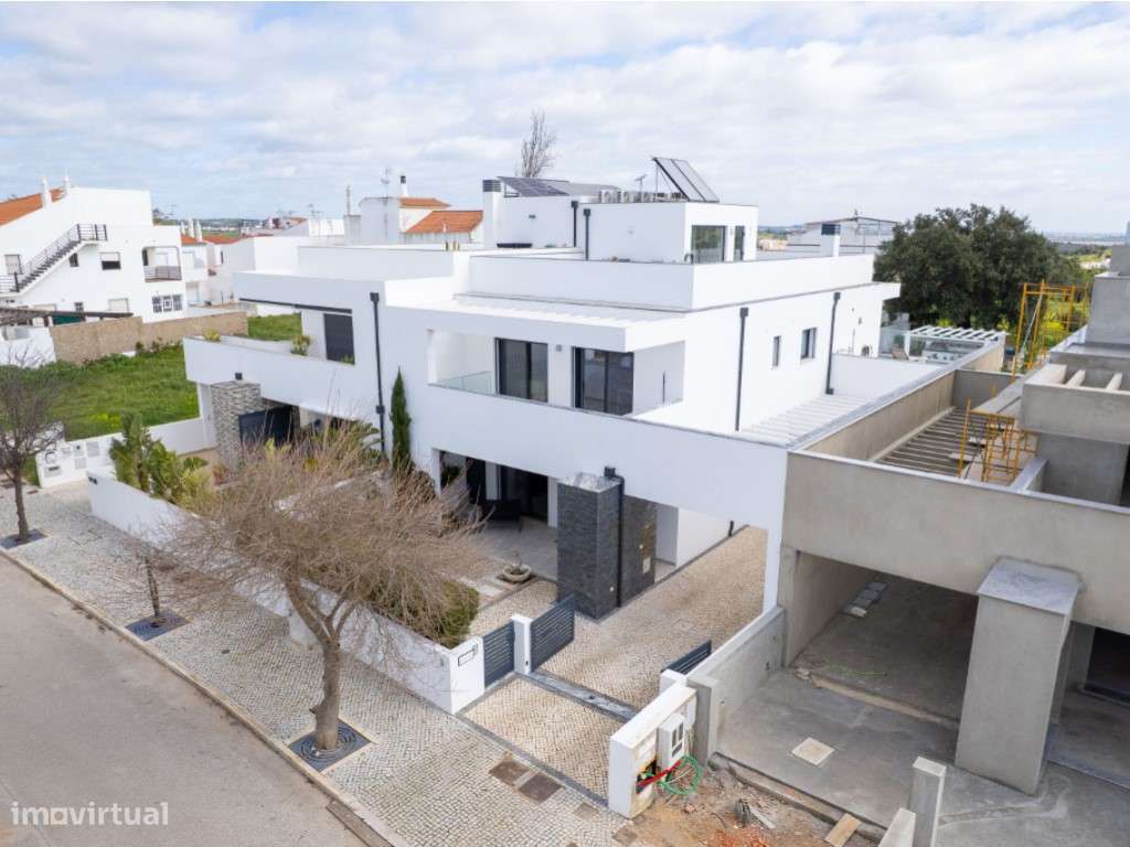 Moradia de Luxo T2+2 | Turquesa Residence-43