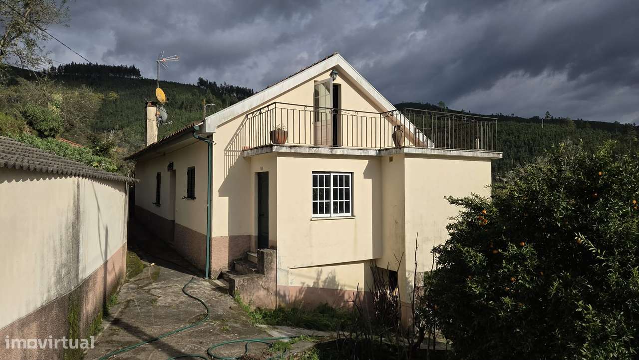 Moradia em terreno com vista para montanha - Grande imagem: 2/33