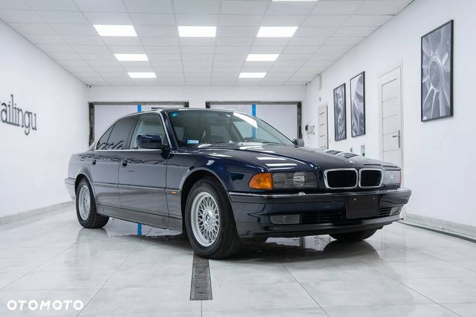 BMW Seria 7 740i - 3