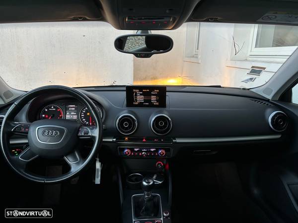 Audi A3 Sportback 1.6 TDI Attraction Ultra - 10