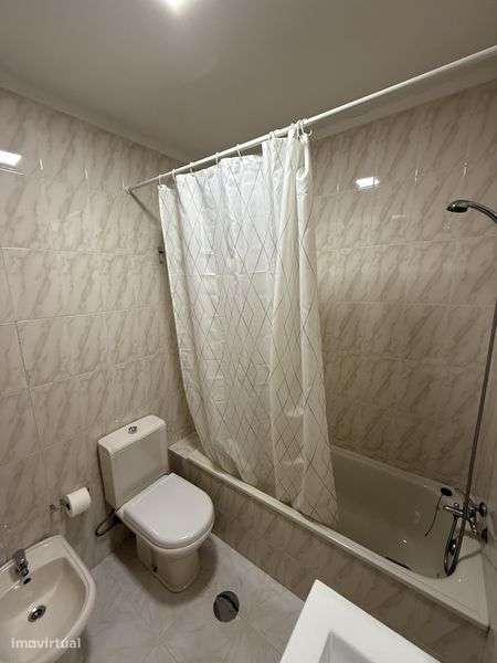 T 2 Trofa com garagem e Arrumos - Grande imagem: 5/8