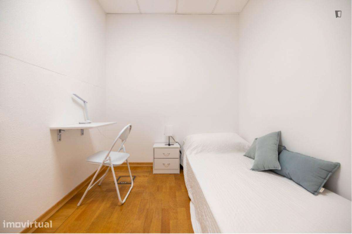 Quarto - localizado em Restelo Lisbon - Grande imagem: 4/5