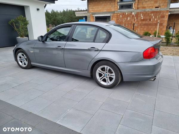 BMW Seria 3 320i - 10