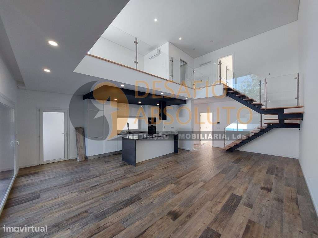 Moradia em Banda T3 + 1 c/ Piscina - Lagoa de Albufeira - Grande imagem: 1/60