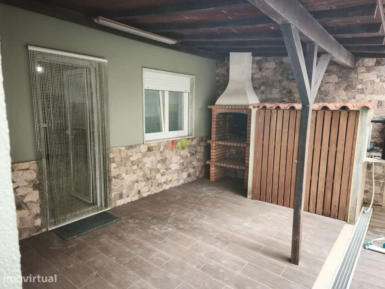 Moradia T4 com Piscina no Centro Alhos Vedros-36