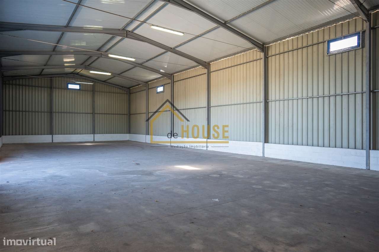 Armazém com  terreno - Grande imagem: 3/36