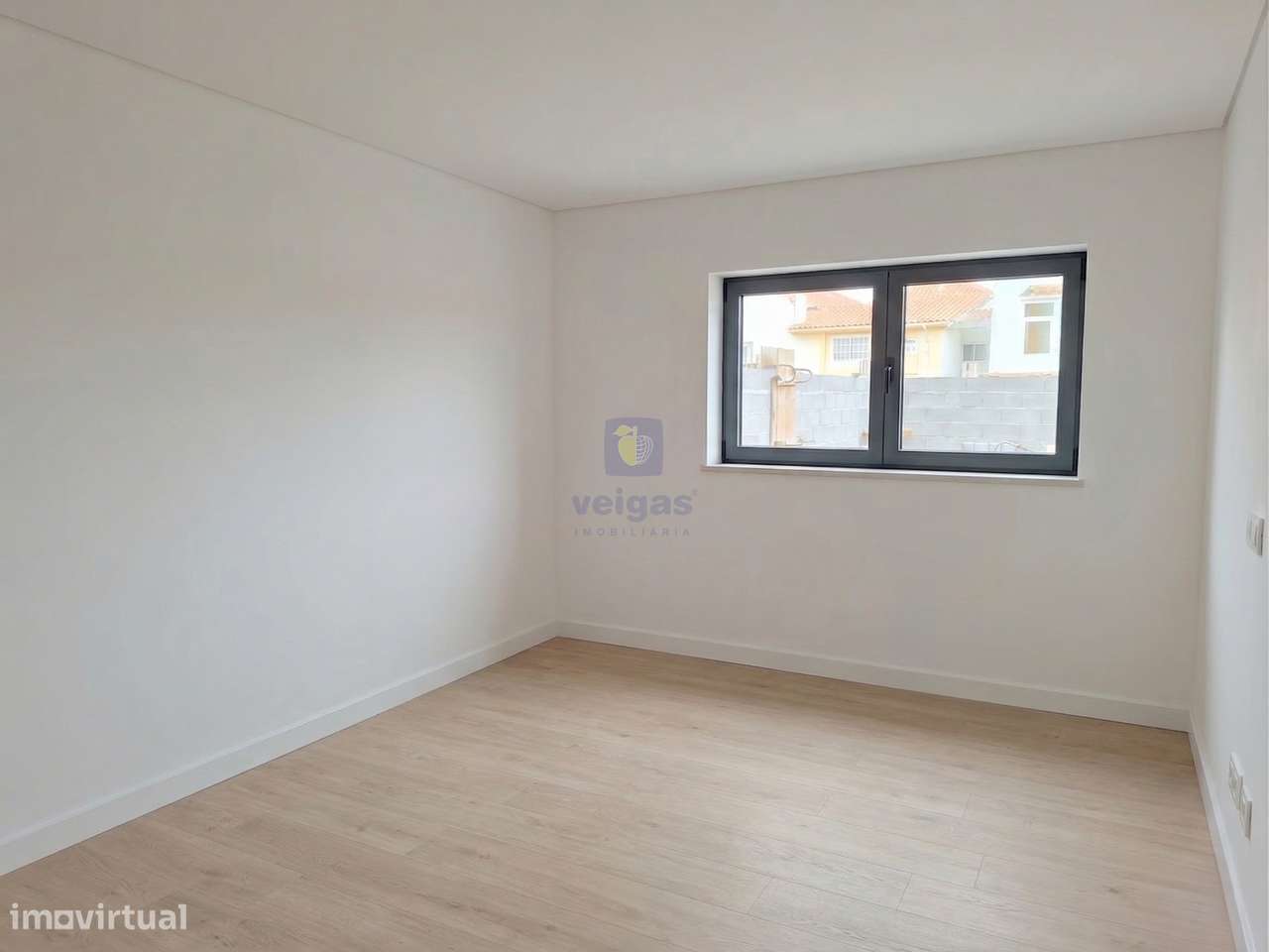 Apartamento T3 em construção, com garagem para 2 carros e elevador, si-21