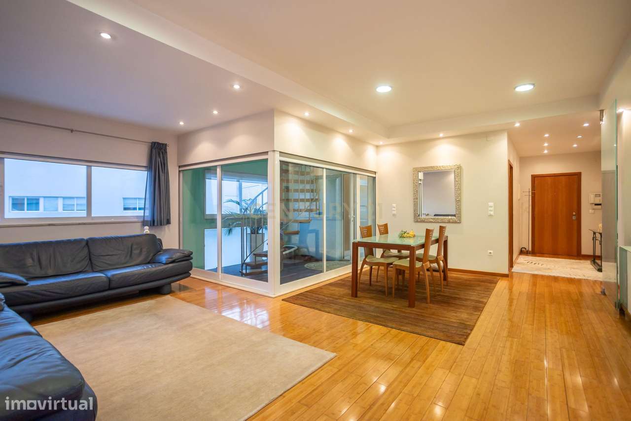 Um Apartamento com Alma de Moradia ; T3+1 + Terraço de 143 m²-16