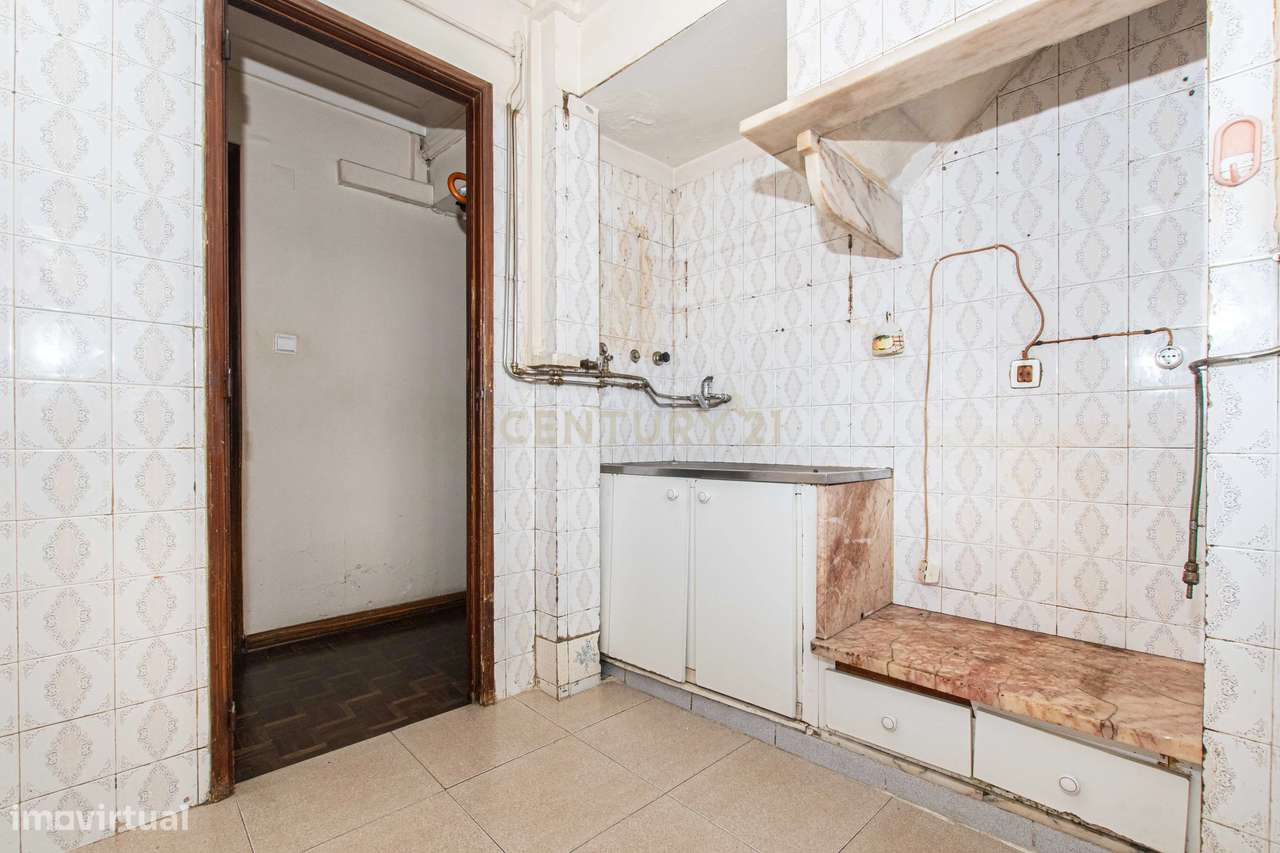 Oportunidade - T1 em Almada-12