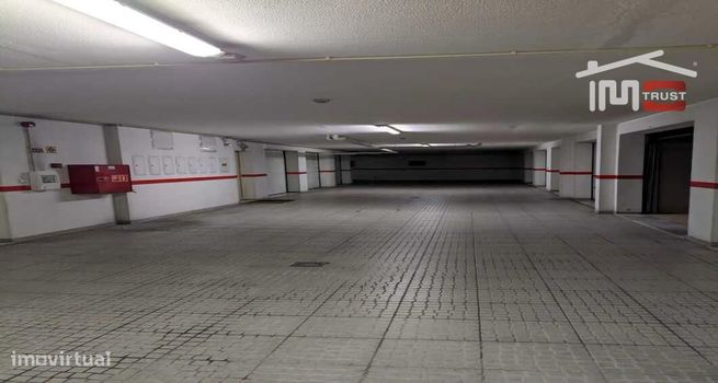 Garagem Box 29 m² para 2 Carros na Baixa da Banheira-24